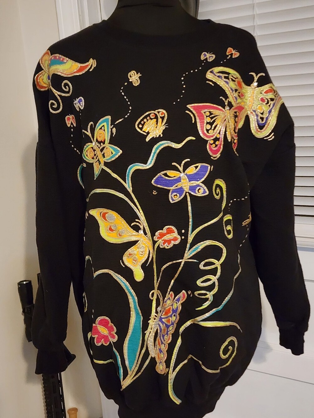 Artsy Butterfly Embroidered Sweatshirt Boho Cottagecore Whimsical Pullover Lg